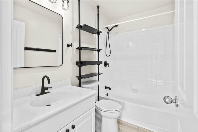 Building Photo - Townhomes at Fairways Edge