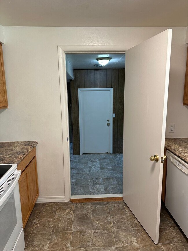 Building Photo - 4 bedroom, 1 bath Country Home for rent!  MOVE IN SPECIAL!