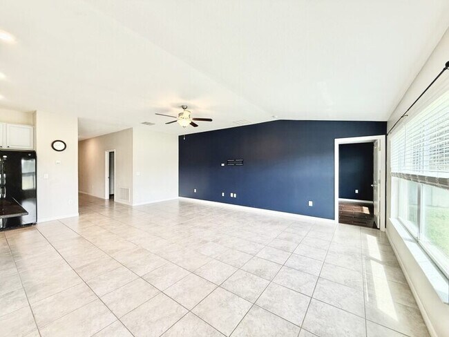 Building Photo - 17134 White Mangrove Dr