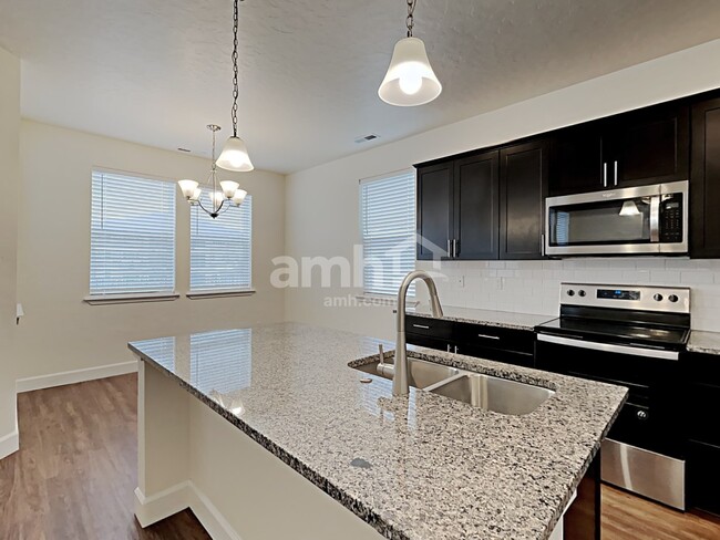 Building Photo - 108 E Sicily Dr