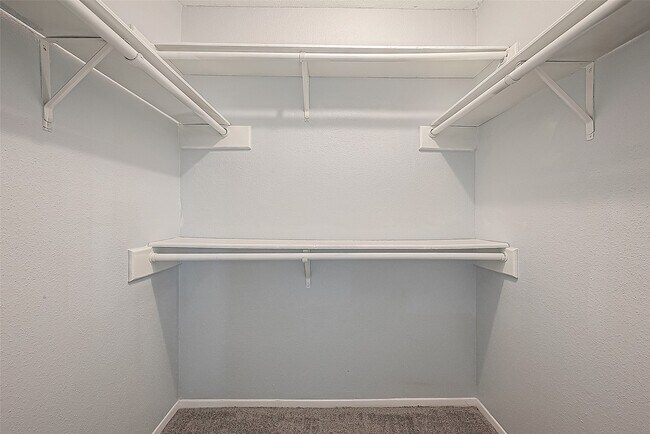 Building Photo - 9809 Richmond Ave.