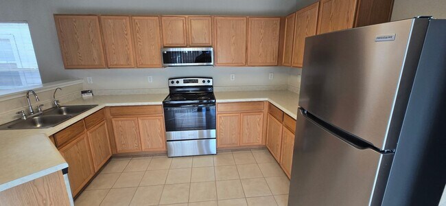 Building Photo - 7730 Copper Cave