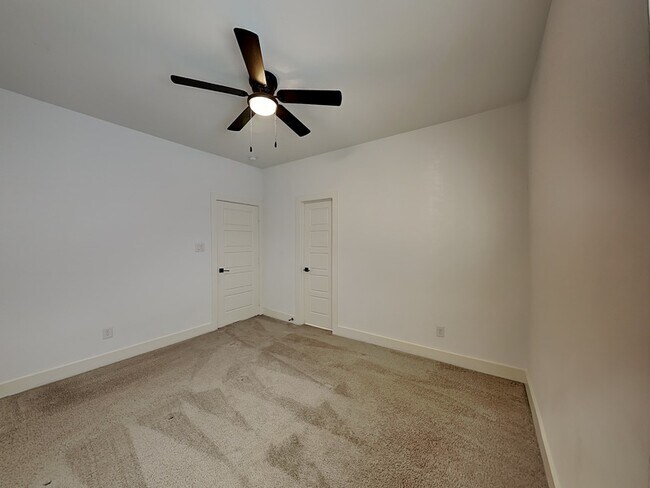 Building Photo - 1920 Carver Ave