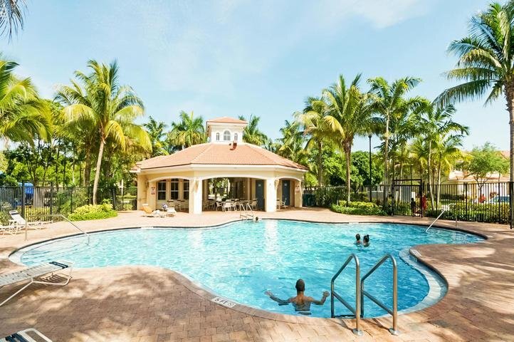 Building Photo - 2757 S Evergreen Cir