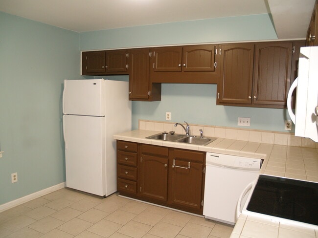 Building Photo - 8907 Hunter Ridge Dr
