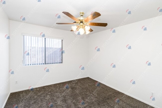 Building Photo - Charming home with great move in special! ...