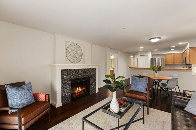 Building Photo - 2 Bedroom Condo in Overlook at Juanita Bay