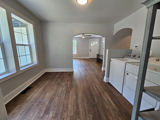 Building Photo - 6005 Medlin Heights Rd