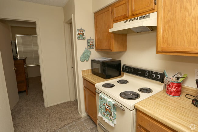 B- 2 Bedroom 2 Bath - Quail Creek Apartments
