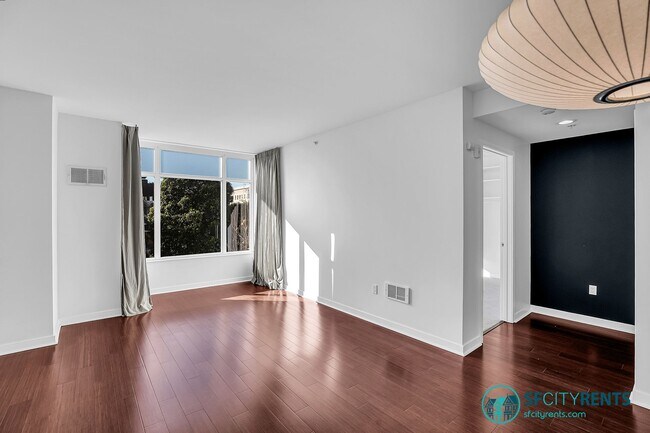 Building Photo - Hayes Valley: 1 Bed + Den @ The Hayes w/ Parking Included, Gym & Shared Roof Deck
