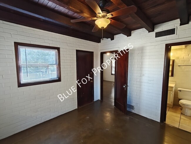 Building Photo - 1211 N Jones Blvd