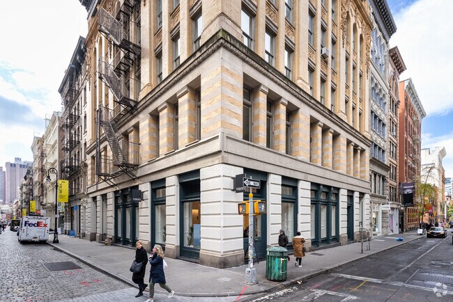Building Photo - Cooperative