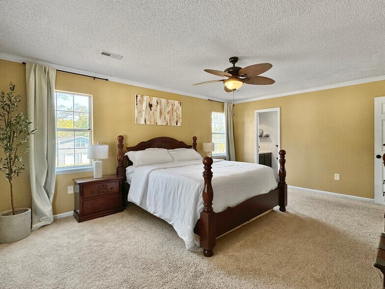 primary suite - 7900 Elderberry Cir
