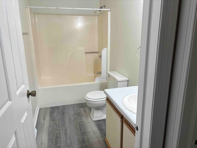 Building Photo - Beautiful Single Family Home Located Near ...
