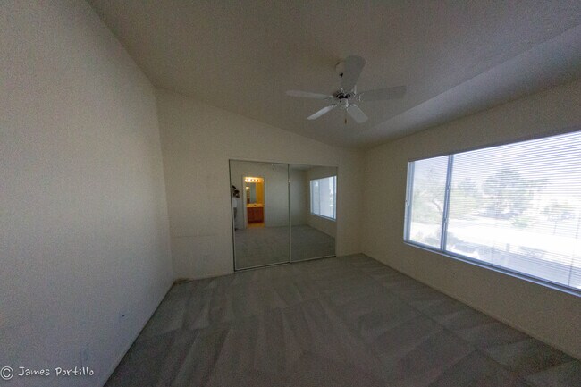 Building Photo - Summerlin area upper condo/vaulted ceiling...