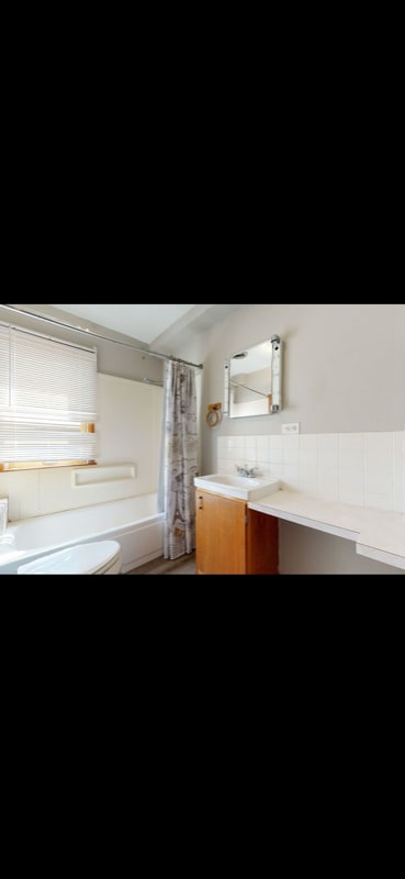 Building Photo - 228 Wilson Ave SW