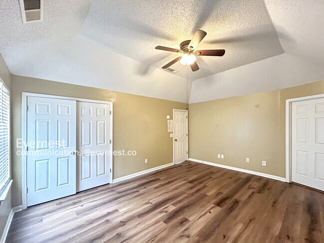 Building Photo - 7105 Mahogany Dr