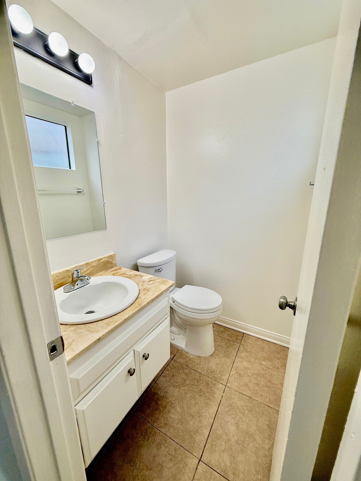 Building Photo - 4475 Jurupa Ave