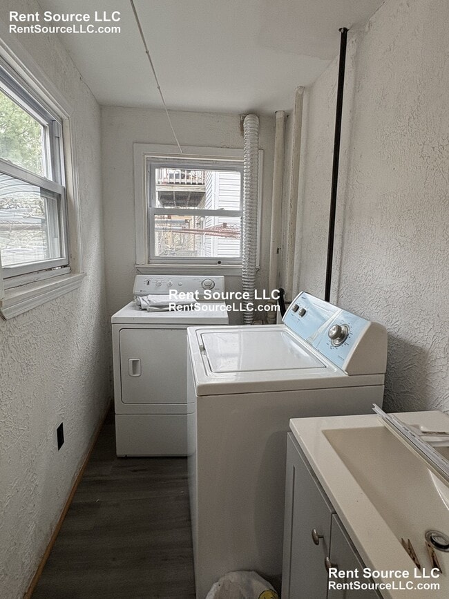 Building Photo - 17 A Benton Rd