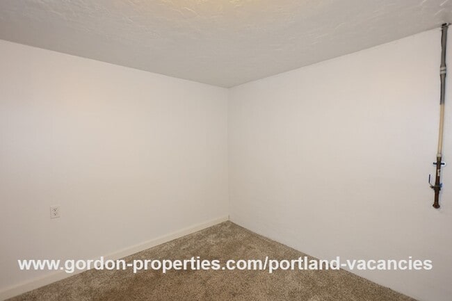 Building Photo - MOVE IN SPECIAL: SE 88th Ave - 2 bedroom a...