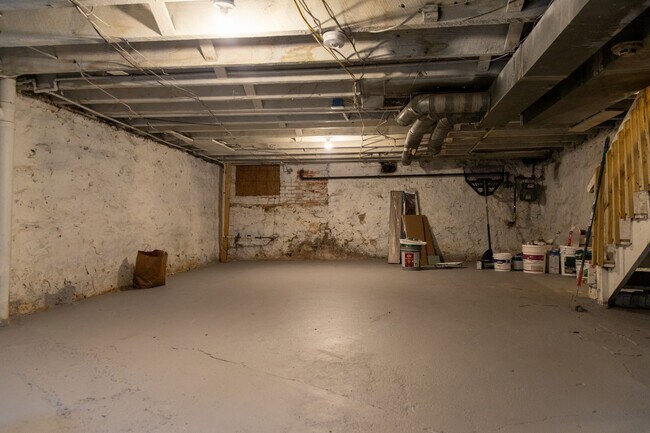 Building Photo - 505 Denison St