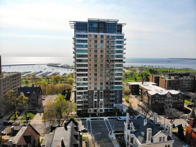 Building Photo - 1522 N Prospect Ave