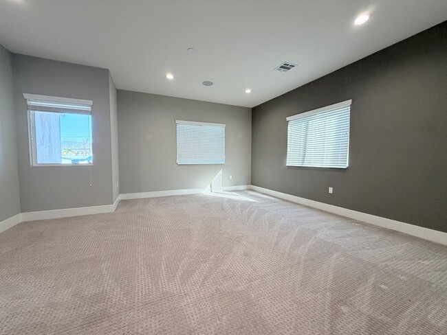 Building Photo - Spacious 4-Bedroom Home for Lease in Prime Covina Location