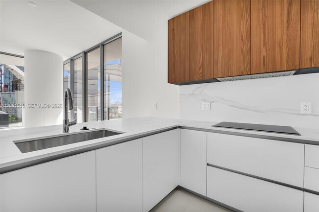 Building Photo - 1400 Biscayne Blvd
