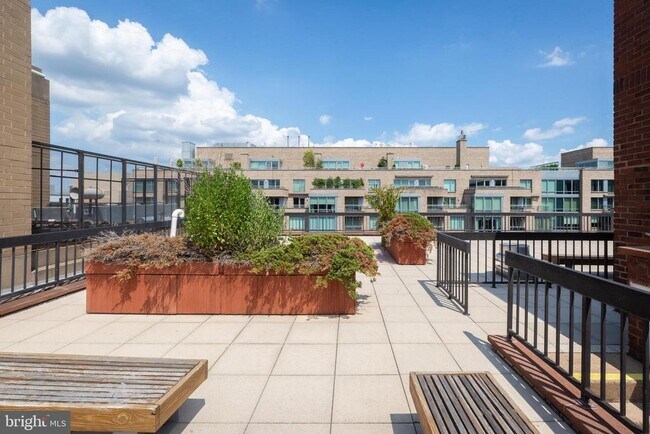 Building Photo - 1140 23rd St NW