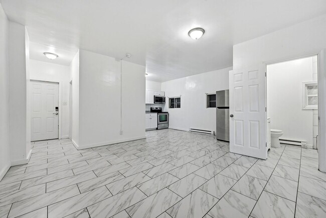 Building Photo - 140 N 7th St