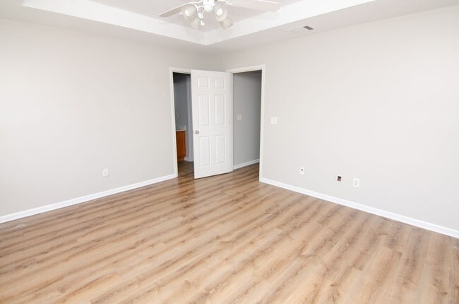 Building Photo - 1912 Portview Dr