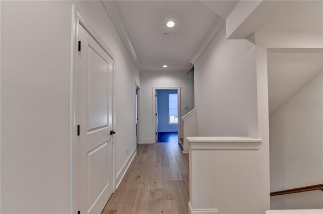 Building Photo - 435 Mayfair Ct