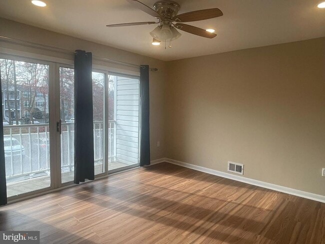 Building Photo - 81 Willow Ct