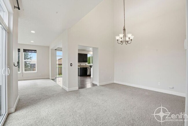 Building Photo - 15205 NE 102nd Way