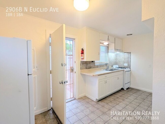 Building Photo - 2906 N Euclid Ave