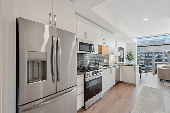 Building Photo - 1212 Demonbreun St