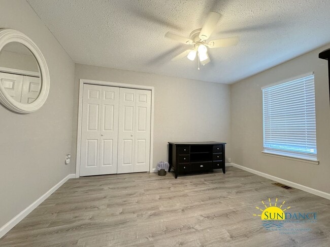 Building Photo - Beautiful 3 Bedroom Home in Fort Walton Be...