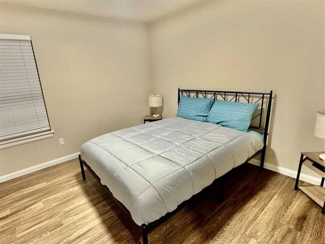 Building Photo - 203 Gray St