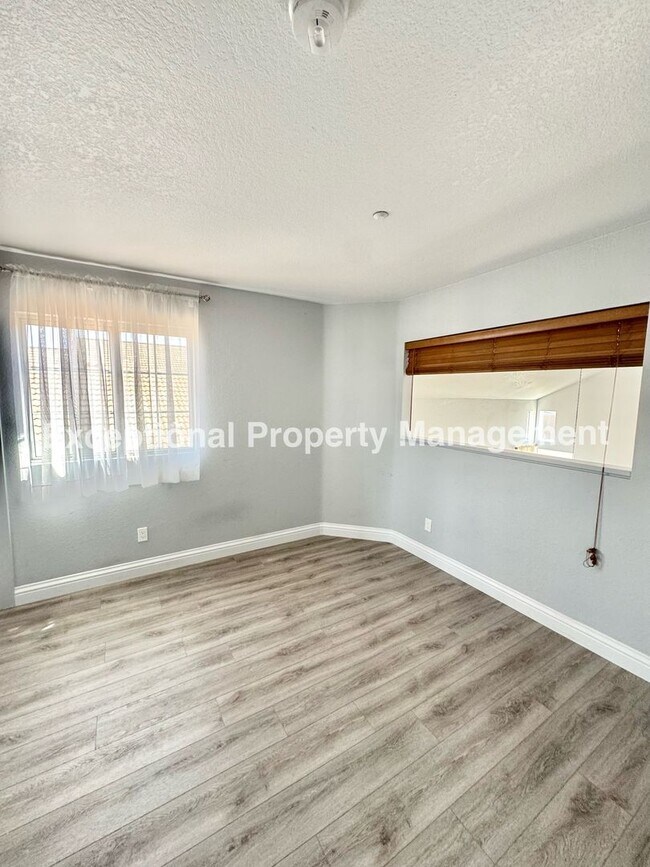 Building Photo - 11748 San Ribas Rd