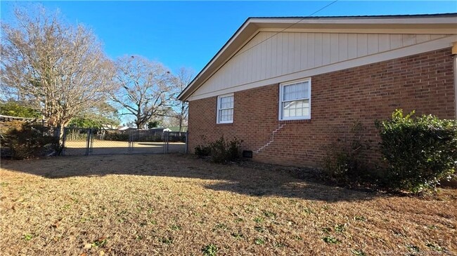 Building Photo - 2808 Player Ave