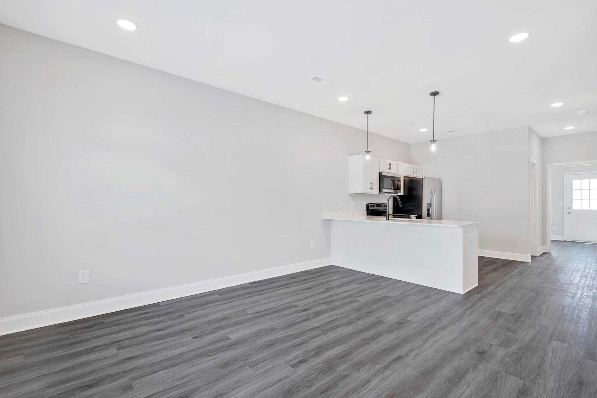 Building Photo - 860 Needmore Rd