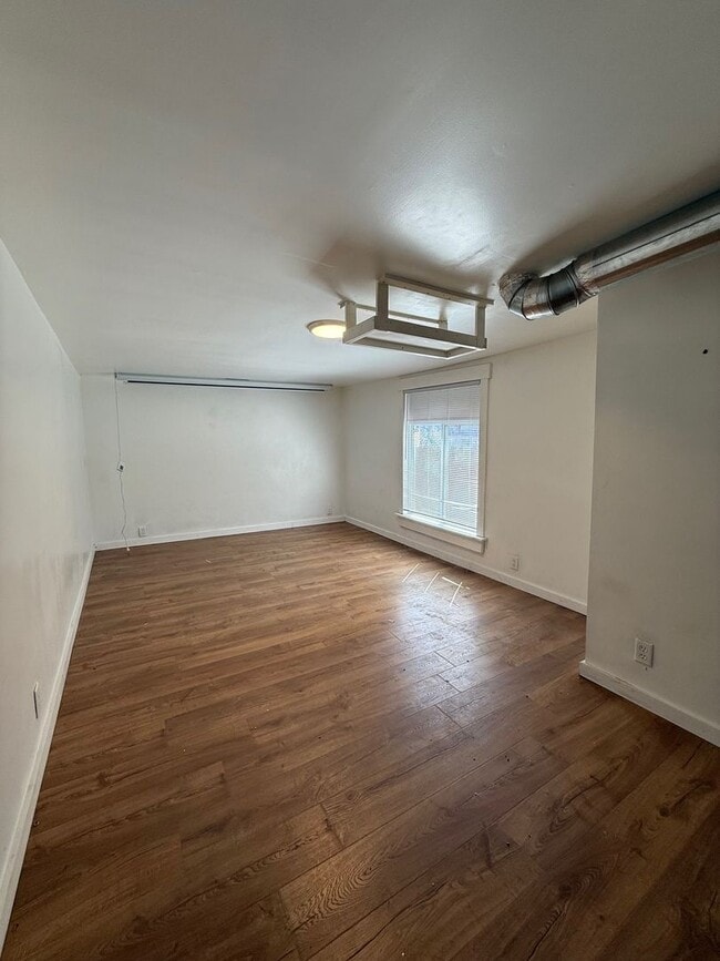 Building Photo - Troy Hill House!-3 Bed 1.5 Bath in Northside