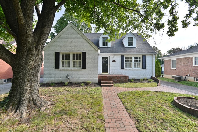 Building Photo - 511 Cannons Ln