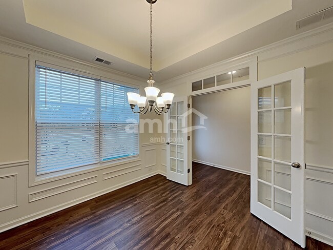 Building Photo - 85 Royalty Ln