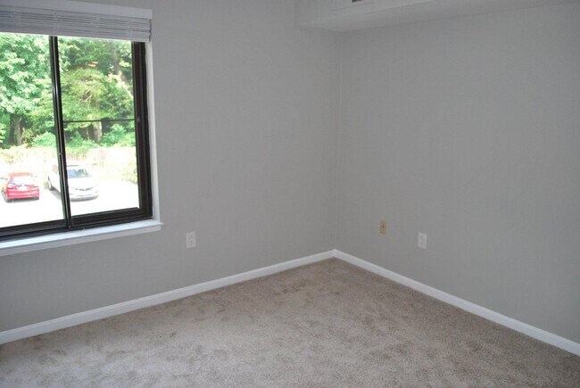 Building Photo - 9707 Kings Crown Ct