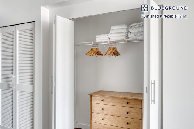 Building Photo - 12258 NE 12th Ln