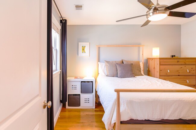 Building Photo - Stylish Condo in Hill East - Parking Space...