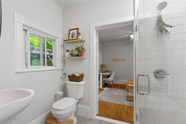 Building Photo - 988 US-9W