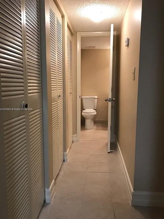 Building Photo - 6031 Shaker Wood Cir