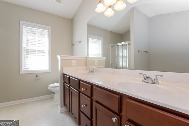Building Photo - 303 Stone Valley Xin